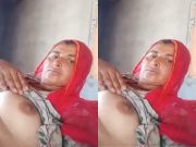 Horny Village Bhabhi Shows her Boobs and Pussy