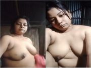 Boudi Shows her Boobs and Pussy