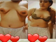 Cute Desi Girl Shows Her Nude Body On VC