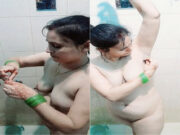 Desi Bhabhi Shaving Her Pussy