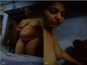 Desi Bhabhi Shows her Boobs and pussy