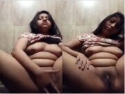 Desi Girl Shows Her Boobs and Pussy Fingering