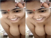 Hot Desi Bhabhi bathing