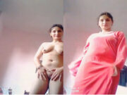 Paki Bhabhi Shows Nude Body