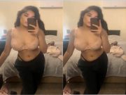 Paki Girl Shows her Boobs and Pussy