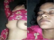 Sexy Desi girl Shows Her Boobs and pussy