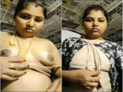 sexy-mallu-bhabhi-shows-boobs-180x135.jpg